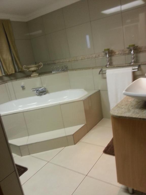 Stirling Manor Boutique Guest House 하트비스푸르트 객실 사진